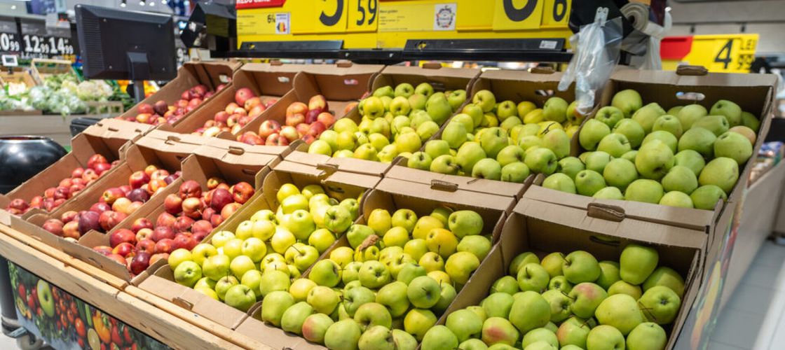 Verificări în sectorul legumelor și fructelor / MADR trimite Corpul de control după suspiciuni privind vânzarea de fructe și legume din import ca produse românești