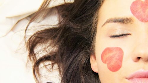 Un ten frumos și fără intervenții chirurgicale? Măști faciale cu ingrediente alimentare mai puțin uzuale, pe care ți le poți face singur acasă