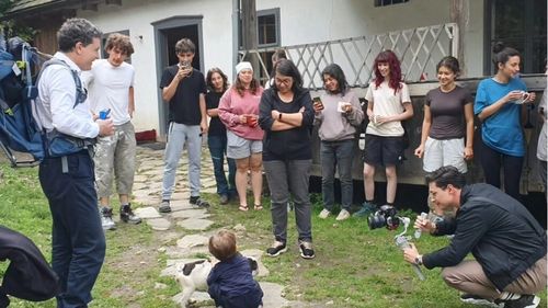 Nicușor Dan, în vacanță la Roșia Montană / Președintele laudă comunitatea și potențialul turistic al zonei / „Trebuie să aducem specialiştii care să facă din situl ăsta ceva care să atragă 2.000.000 de turişti”