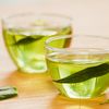 8 băuturi recomandate pentru ficatul gras / Ce spun specialiștii despre detoxifierea naturală a organismului după 50 de ani