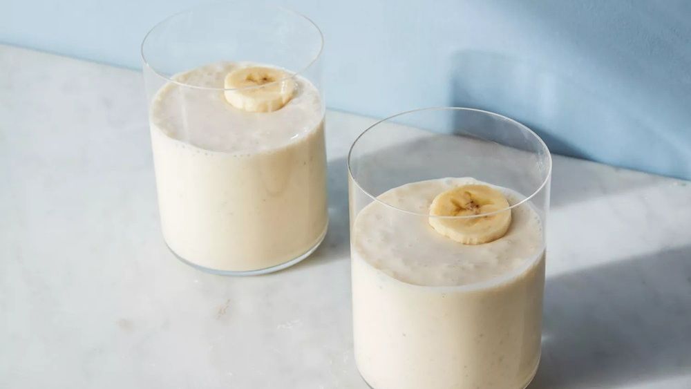 Mic dejun ușor: Smoothie de banane / Are gust perfect, este sănătos și îți va salva bananele coapte