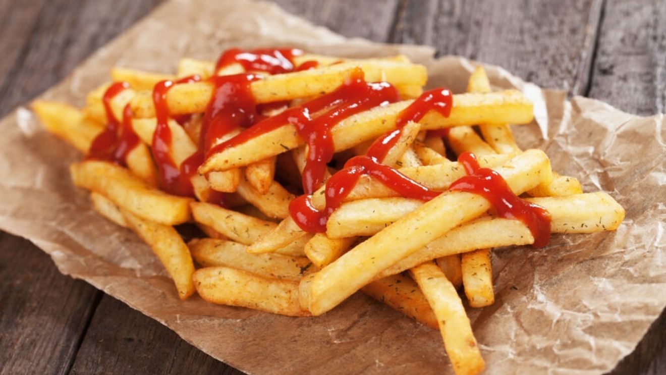 Povești bizare despre originea unor alimente populare / Cartofii prăjiți, ketchup-ul sau clătitele, dintre cele mai populare alimente cu origini neașteptate