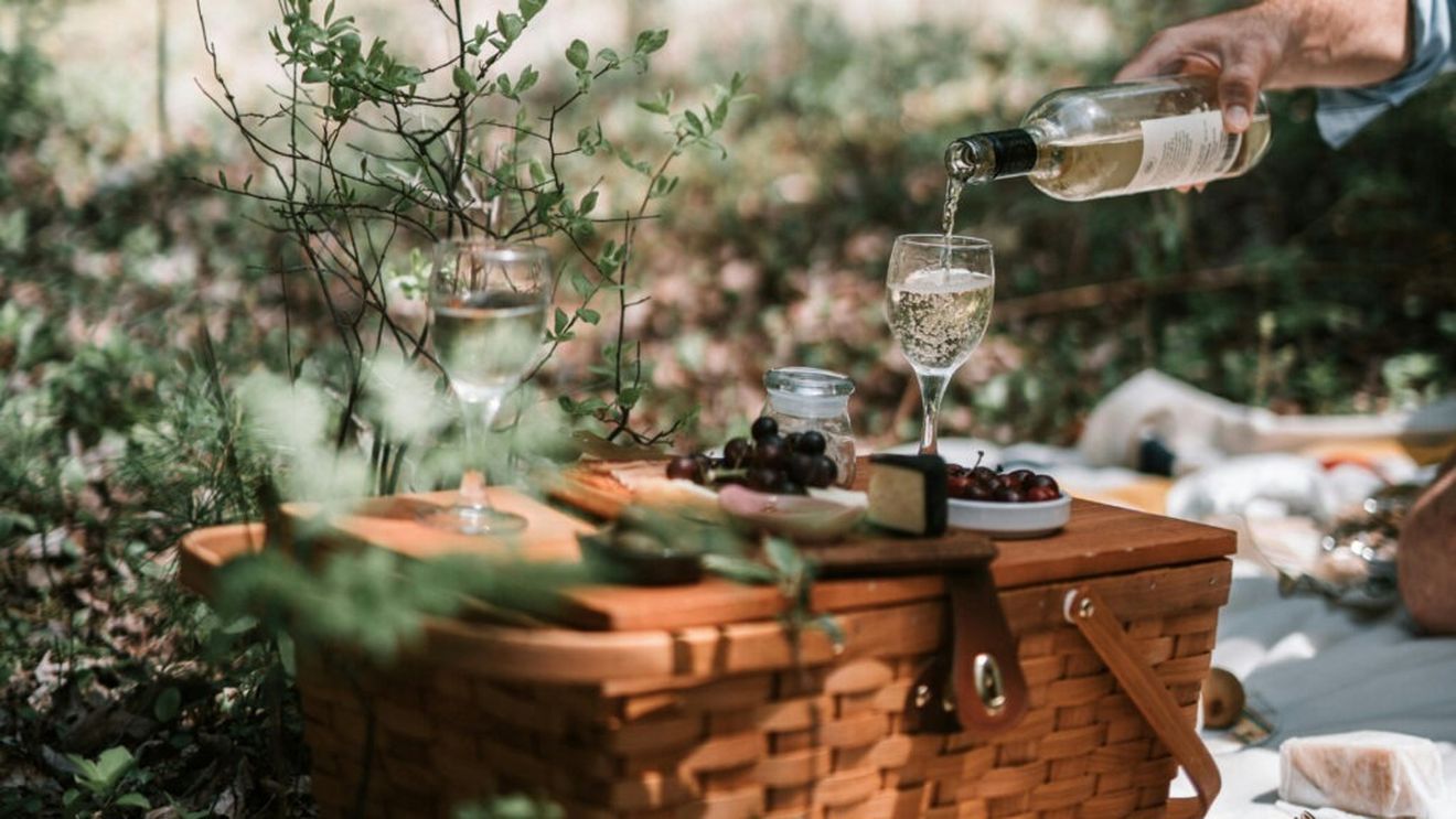 București: Expoziție de picturi cu tematica picnic, dar și picnicuri propriu-zise la muzee, printre atracțiile culinare ale acestui weekend