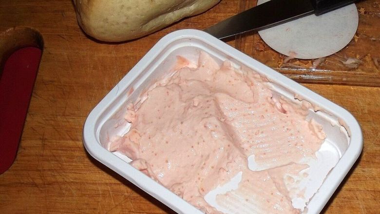 Salată de icre retrasă din magazinele Profi după depistarea bacteriei Listeria monocytogenes