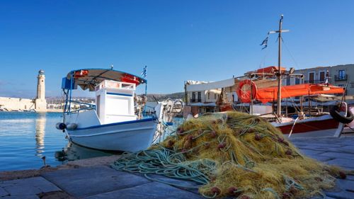 Flota de pescuit a Uniunii Europene continuă să scadă / Numărul navelor s-a redus cu peste 13% în ultimul deceniu / UE are acum aproape 69.000 de nave, dar capacitatea este în declin constant