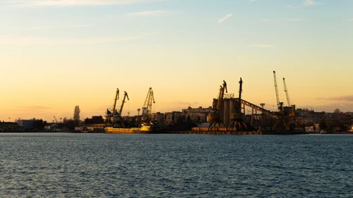 Exporturile de cereale ale Rusiei și Ucrainei prin Marea Neagră sunt aproape inexistente. Peste 97% din capacitate, blocată de atacuri