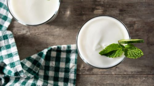 Motive pentru care ar trebui să bei kefir în fiecare dimineață/Îmbunătățește digestia și poate să ajute la reglarea glicemiei