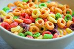Unul dintre cei mai mari producători de cereale renunță la coloranții artificiali. Ce înseamnă, de fapt, schimbarea pentru consumatori