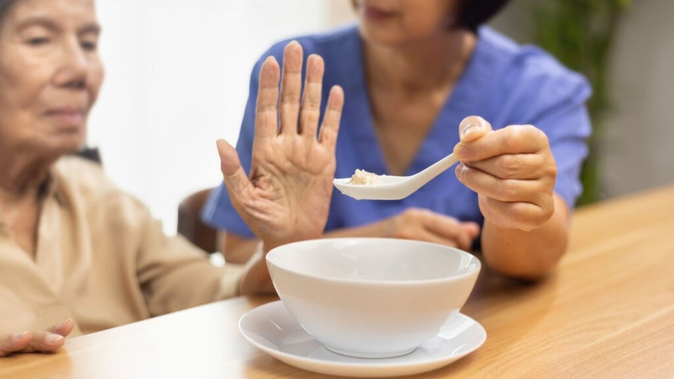 Patru alimente asociate cu pierderea memoriei/În special vârstnicii ar trebui să le evite/Ce alte alimente sunt bune împotriva demenței