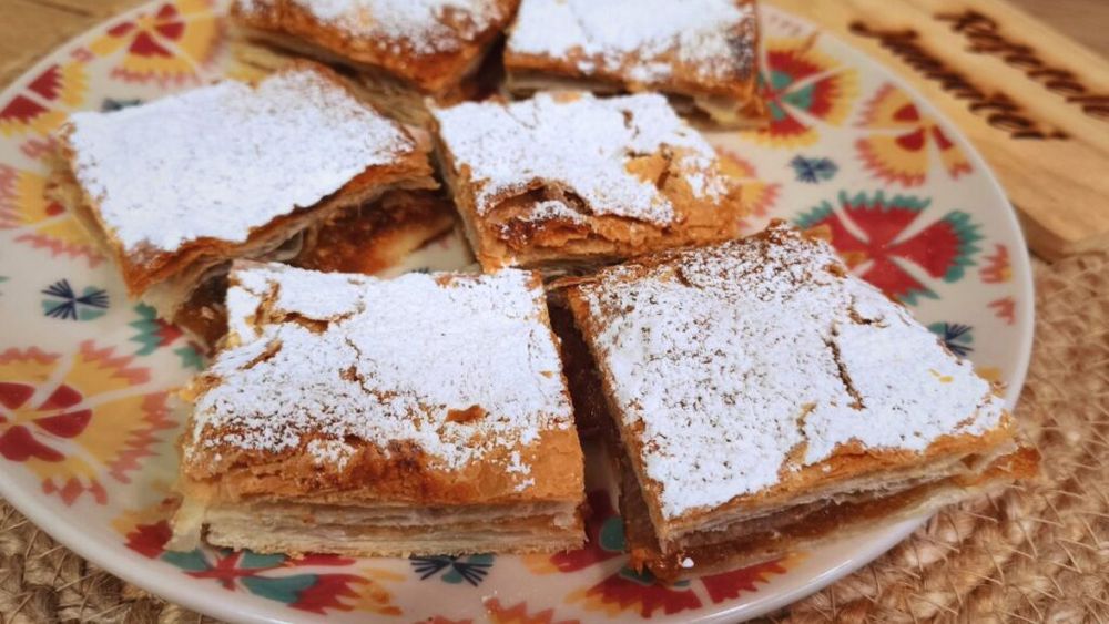 VIDEO | Rețetele Juanitei/ Plăcintă cu mere și dovleac copt, scorțișoară și aluat de foietaj gata preparat/ Se face repede, este delicioasă și nici nu are nevoie de zahăr adăugat