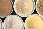 7 tipuri de făină mai sănătoasă pe care le poți folosi în locul făinii albe / Care au mai multe fibre, proteine și nutrienți