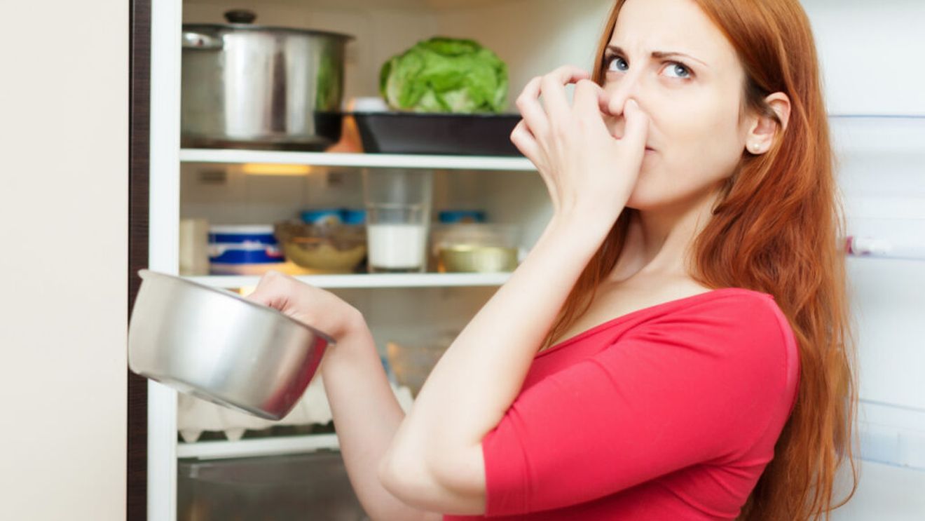 ABC în bucătărie: Cum îndepărtezi mirosurile din frigider fără soluții scumpe și fără efort mare / Trei metode simple pot reda rapid prospețimea
