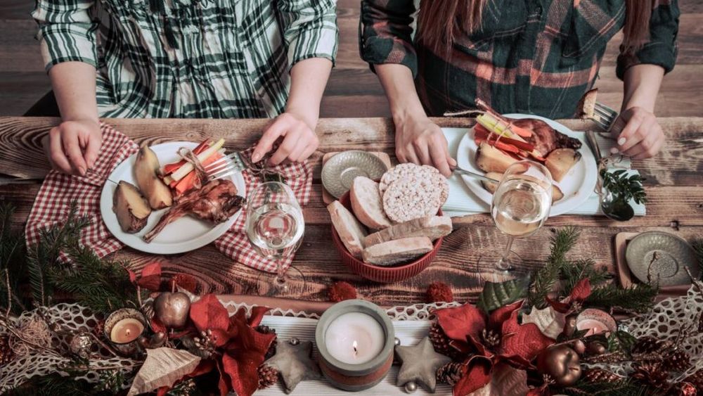 Nouă trucuri ca să prevenim mâncatul în exces de Crăciun/ Neurogastronomia a dezvăluit cum influențează creierul uman aromele și imaginea preparatelor