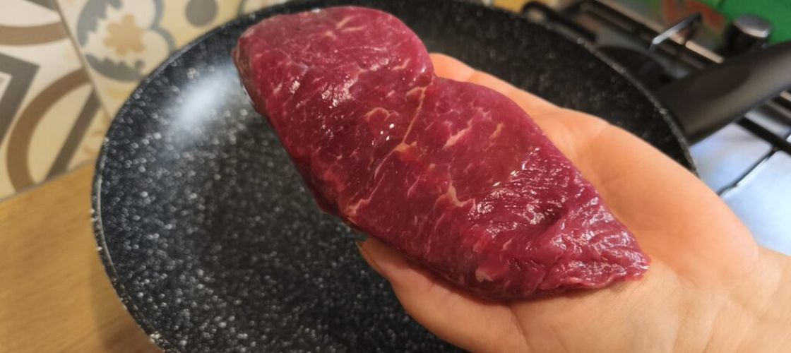 GALERIE FOTO | ABC în bucătărie | Cât ulei sau unt ar trebui să pui în tigaie și cum pentru a găti corect carnea. Sfaturi de la chefi celebri