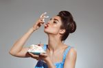 Medicii oncologi atrag atenția: renunțați la acest obicei de la micul dejun. Poate crește riscul unor forme de cancer  / „O singură masă nu provoacă cancer, însă tiparul alimentar pe care îl urmezi zi de zi poate să crească riscurile”