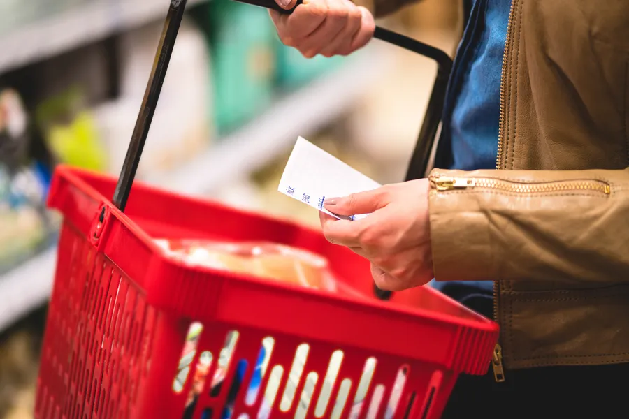 proteine-vegetale-carne-alimentatie-cumparaturi-supermarket-fasole-linte-tofu-dieta-bazata-pe-plante-studiu-sustenabilitate-nutritie-economii-la-cumparaturi