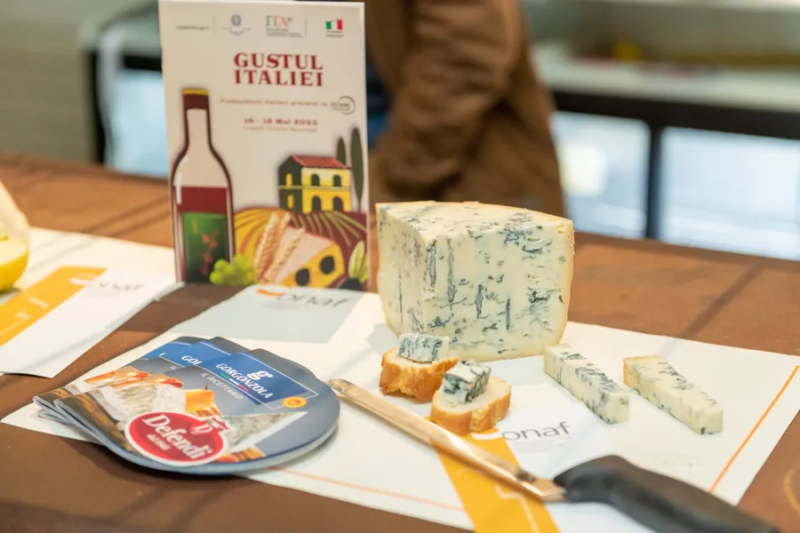 Sortiment de brânză din Italia