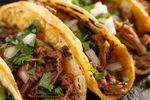 Cum a devenit taco preparatul preferat al norvegienilor. Milioane de oameni respectă în fiecare vineri același ritual culinar / Bucătarii mexicani privesc cu rezerve această tradiție