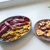 VIDEO | Rețetele Juanitei | De 1 Mai grătar fără carne: felii de brânză Halloumi cu legume, totul gătit în aer liber/ Cum pregătești legumele ca să iasă crocante