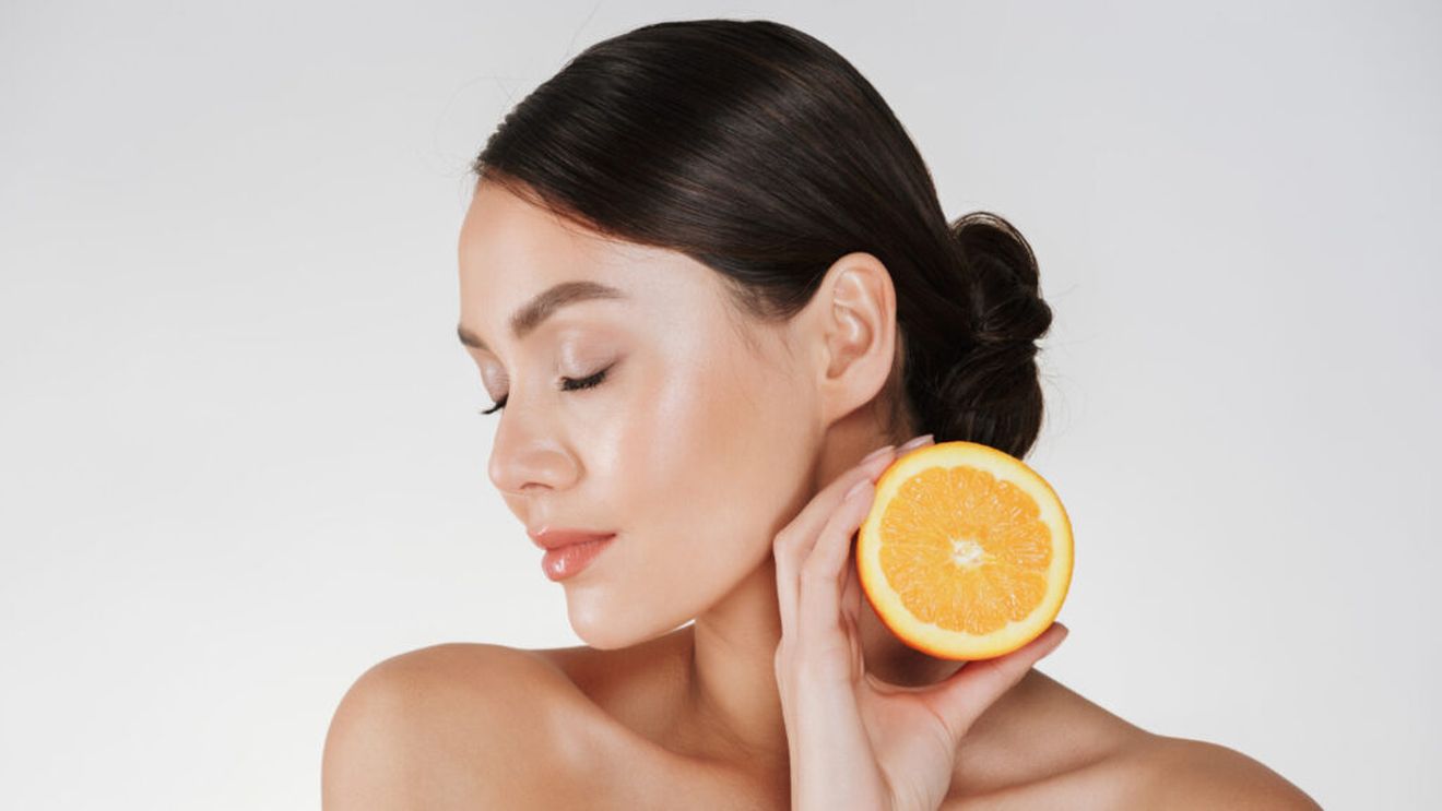 Vitamina care ajută pielea să producă mai mult colagen / Cercetătorii spun că efectele se văd din interior, nu din creme / Un studiu arată că alimentația poate stimula direct regenerarea celulară