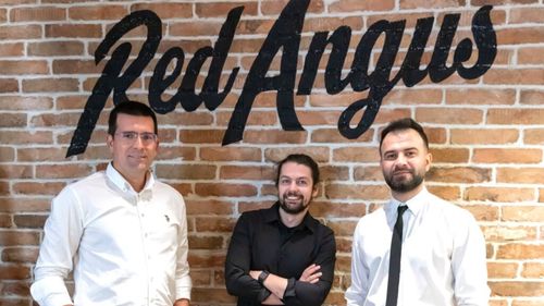 Red Angus Steakhouse își lărgește acționariatul cu PickTwo, o firmă de design și arhitectură HoReCa, în vederea extinderii