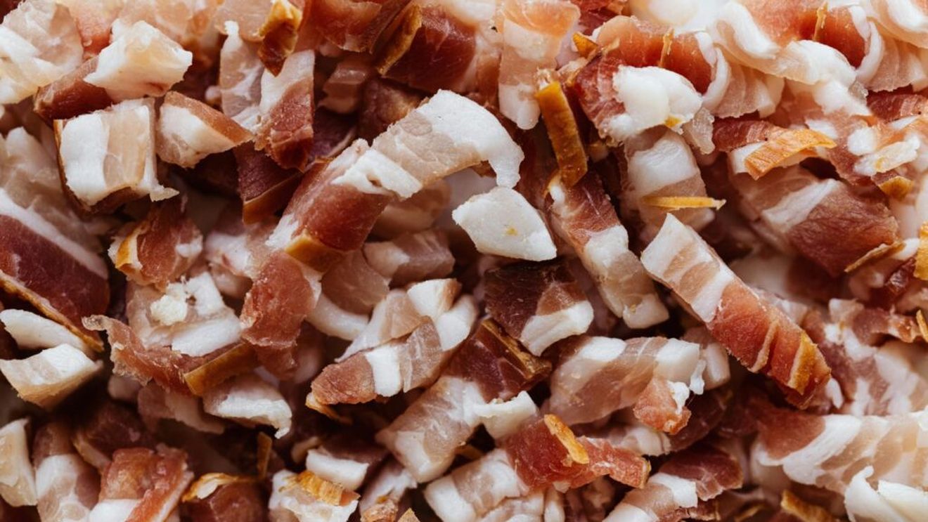 Adevărul despre grăsimile saturate: Trebuie reduse, dar aveți grijă cu ce le înlocuiți! În niciun caz cu zahăr și crabohidrați / Somonul, cerealele integrale, nucile și semințele pot scădea riscul de infarct și accident vascular cerebral