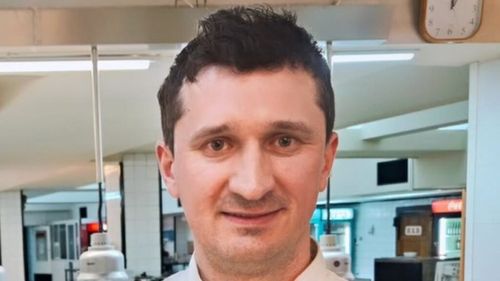 Chef Laurențiu Neamțu despre nevoie de creștere personală în paralel cu cea profesională. „Pentru ca gastronomia românească să evolueze este esențial să sprijinim producătorii, restaurantele și afacerile mici care pun accent pe calitate și pe identitate”