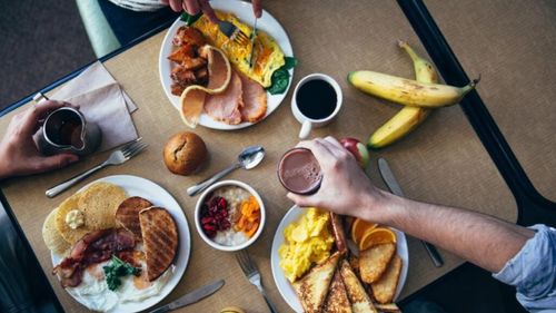 4 iulie, Ziua Americii: Cum arată micul dejun clasic american și ce variante există în diferite regiuni din SUA / Cum faci acasă celebrele clătite americane