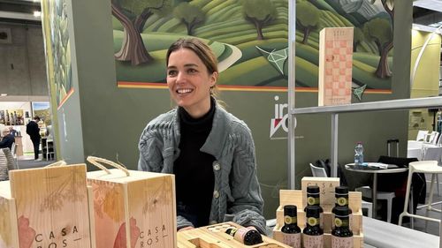 O fostă Miss Italia se împarte între rolurile în filme și ferma de familie din Sicilia, unde cultivă măslini și, mai nou, avocado