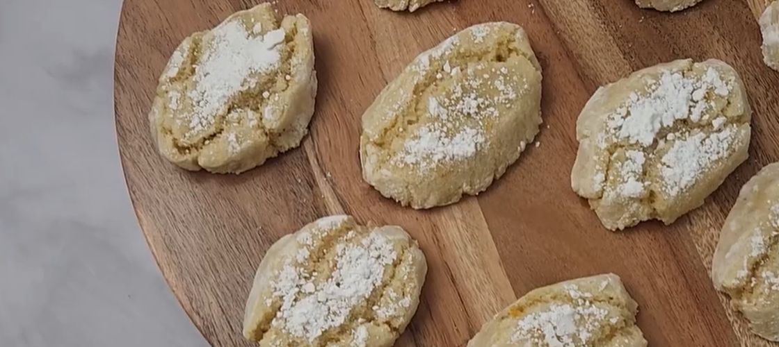 VIDEO | Ricciarelli, fursecurile italiene cu migdale care se topesc în gură / Rețeta tradițională din Siena, cu crustă fină și miez moale