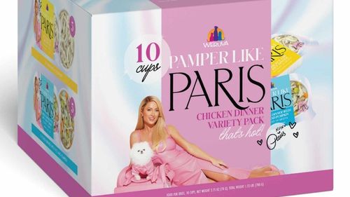 Paris Hilton își extinde linia de produse îngrijire a animalelor de companie cu o marcă de hrană de lux / Alimentele nu includ gluten, cereale sau aditivi artificiali