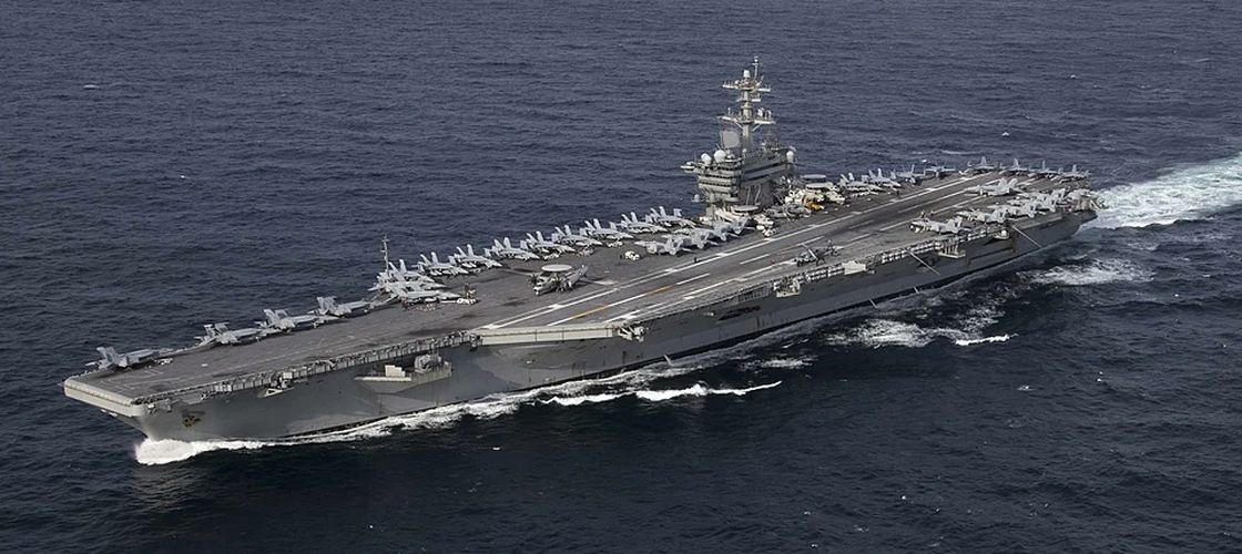 Condiții alarmante la bordul portavionului USS Abraham Lincoln, aflat de peste 200 de zile pe mare: Militarii reclamă lipsa alimentelor și probleme cu apa