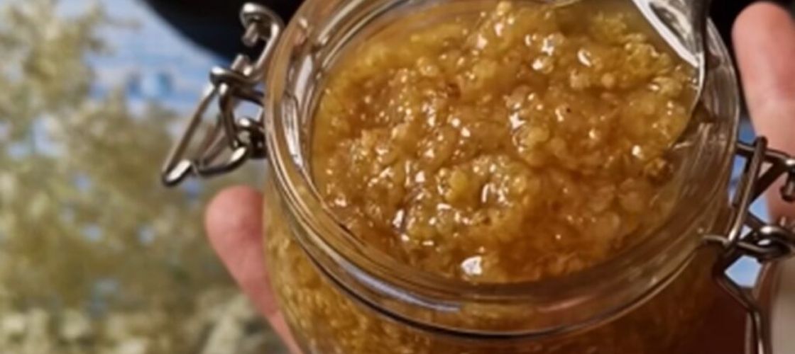 VIDEO | Dulceața de soc, parfumul verii pus în borcan / Cum prepari rețeta simplă care transformă florile într-o delicatesă