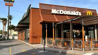 McDonald’s investește 8,5 miliarde de dolari și schimbă meniul: mai multe proteine și produse noi