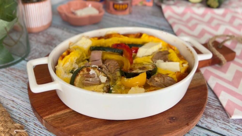 VIDEO | Cină rapidă, gata în 30 de minute: Frittata cu ton, brânză feta și legume