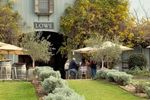 O cramă și-a transformat via într-o pădure comestibilă. Tot ce cultivă ajunge în meniul restaurantului / Cum funcționează conceptul farm-to-table