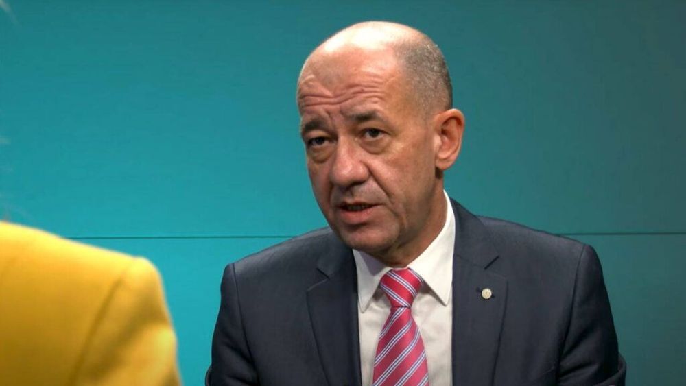 Primele plăți pentru fermieri - avans la subvențiile pentru 2026 - se vor realiza începând din 16 octombrie / Adrian Pintea ( Secretar de stat, Ministerul Agriculturii): „În total, este vorba despre o sumă cuprinsă între 1,1 și 1,3 miliarde de euro”