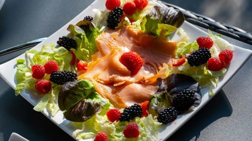 14 alimente ce ar putea ajuta la prevenirea cancerului mamar/ Dacă le consumi zilnic pot reduce stresul oxidativ, inflamația și creșterea celulelor canceroase