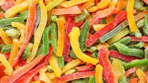 Vrei să ai congelatorul bine echipat pentru sezonul rece? Ardeii sunt legumele care se pretează cel mai mult a fi congelate pentru iarnă