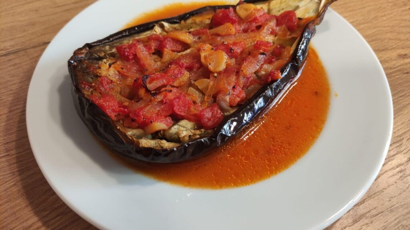 Rețetele Juanitei. Imam Bayildi, vinete turcești. Cea mai simplă și gustoasă rețetă cu vinete