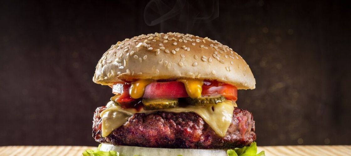 ABC în bucătărie | Trucuri pentru a găti un hamburger perfect și mai sănătos decât cei din magazine