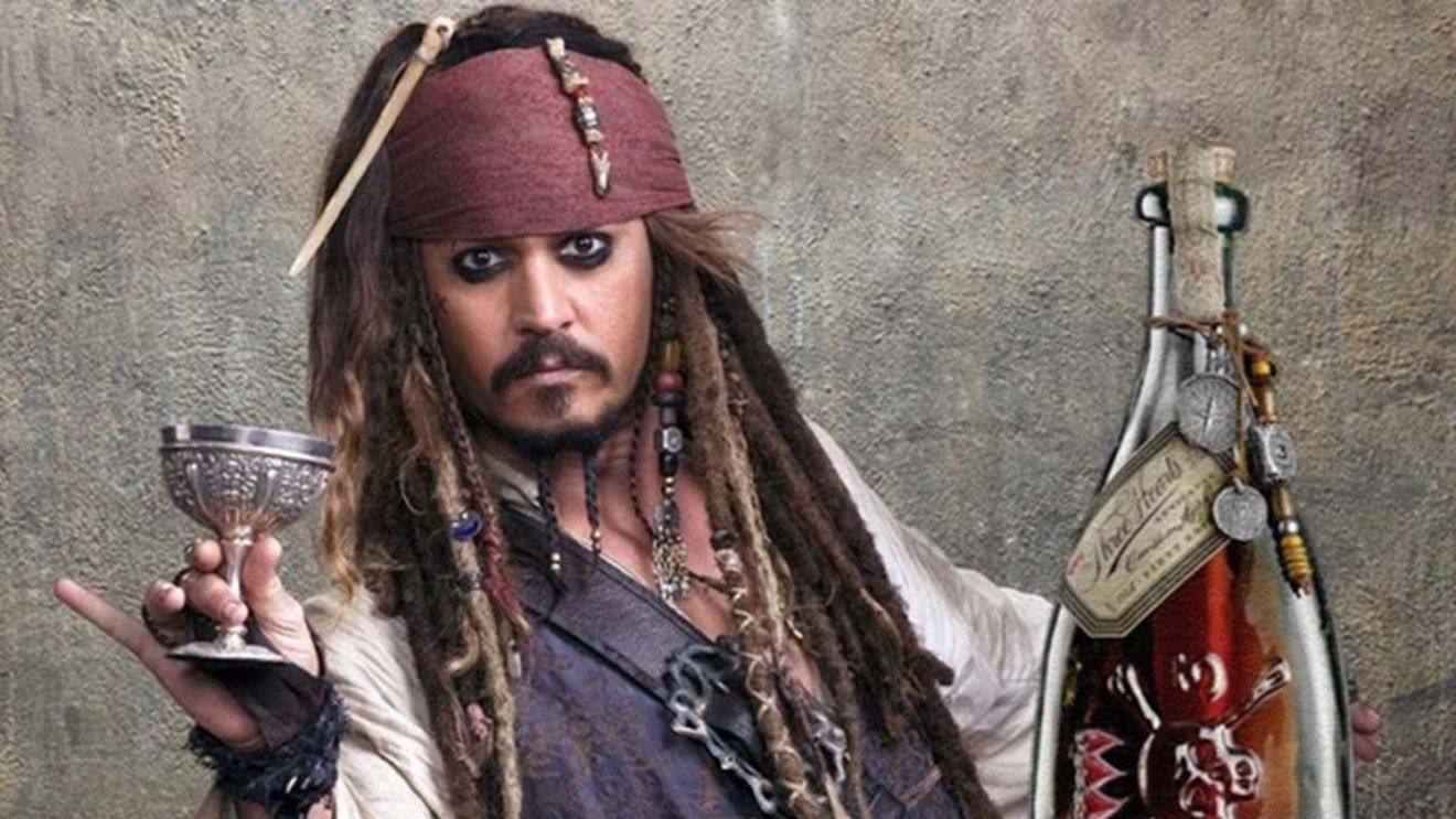 Johnny Depp lansează un brand de rom inspirat din viața personală / Noul său rom este dedicat celor mai importante relații din viața sa