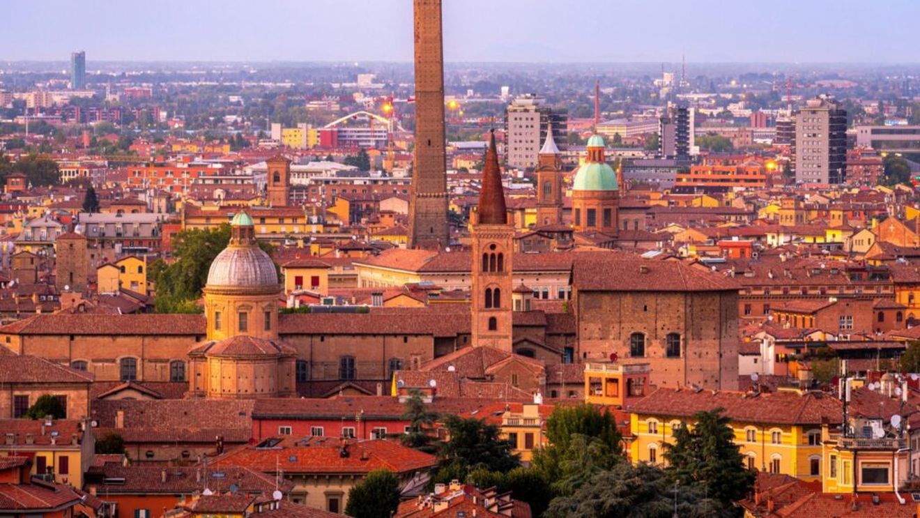 Mâncarea ca drept fundamental. Alimentația adecvată, un drept pe care administrația municipală de la Bologna l-a introdus de curând în Statulul orașului