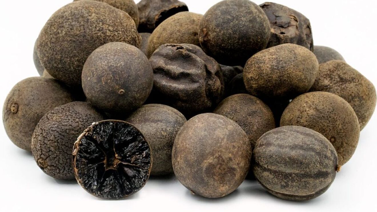 Ce este black lime, condimentul pe care îl poți aduce cu tine sau face cadou altora dacă se întâmplă să călătorești în Golful Persic. Se poate adăuga peste carne sau legume, în supe și tocănițe, la orez sau chiar în deserturi