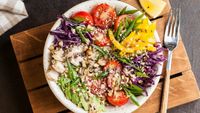 Cele cinci diete asociate cu longevitatea: mediteraneană, DASH, plant-based și alte două modele alimentare / Ce au în comun și ce alimente te-ar putea ajuta să trăiești mai mult
