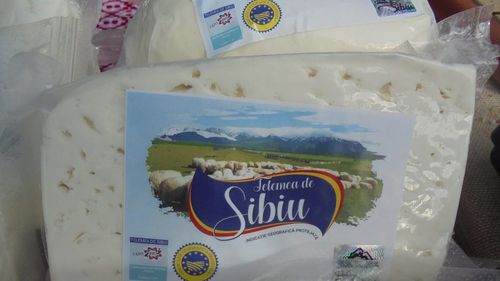 Numai zece oieri sibieni au dreptul să comercializeze ”Telemea de Sibiu”; ei nu întrunesc însă condițiile legale pentru a face export