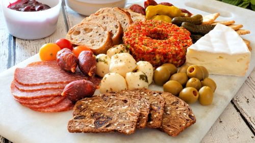 Tradițional românesc: aperitivul cu care mergi la sigur de Sărbători