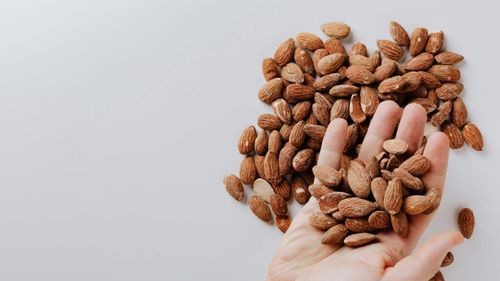 Au migdalele prebiotice? Un nutriționist explică de ce migdalele ajută digestia și cum susțin buna funcționare a inimii