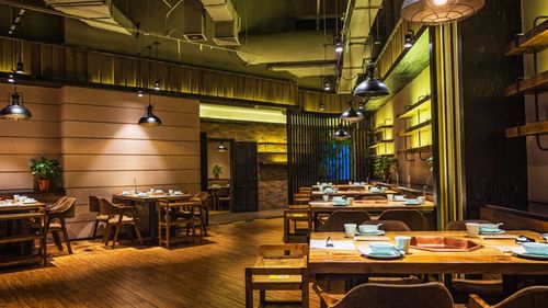 Orice creştere de TVA va închide multe afaceri din industria ospitalităţii din România, avertizează Federaţia Patronatelor din Industria Ospitalităţii