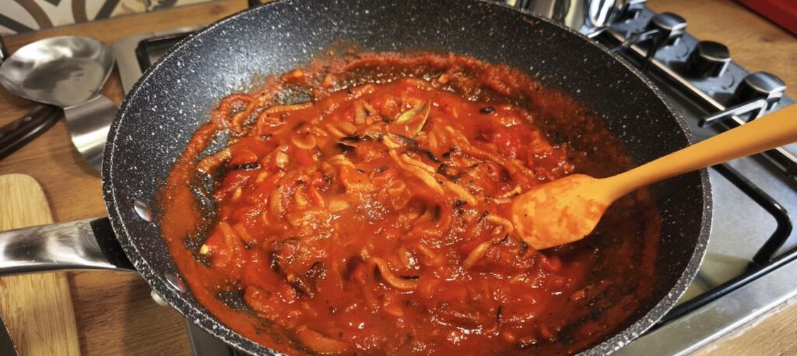 Sos proaspăt de roșii „al pomodori”, pentru cele mai bune și mai autentice paste/ Rețeta tradițională italiană, în stilul lui chef Richard Abou Zaki/ O prepari în 30 de minute